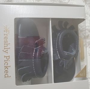 *sold*Freshly picked moccs navy